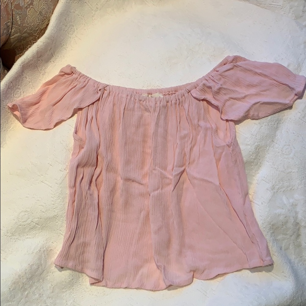 WET SEAL NEW OFF THE SHOULDER TEE SHIRT 👚